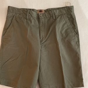 Men’s Boston Trader’s shorts size 38 NWT